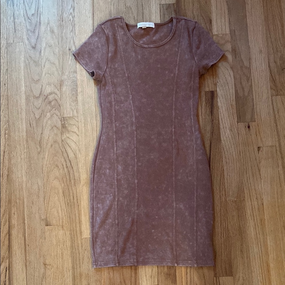 Women’s Medium Bodycon Brown Short Sleeve Mini-Dress
